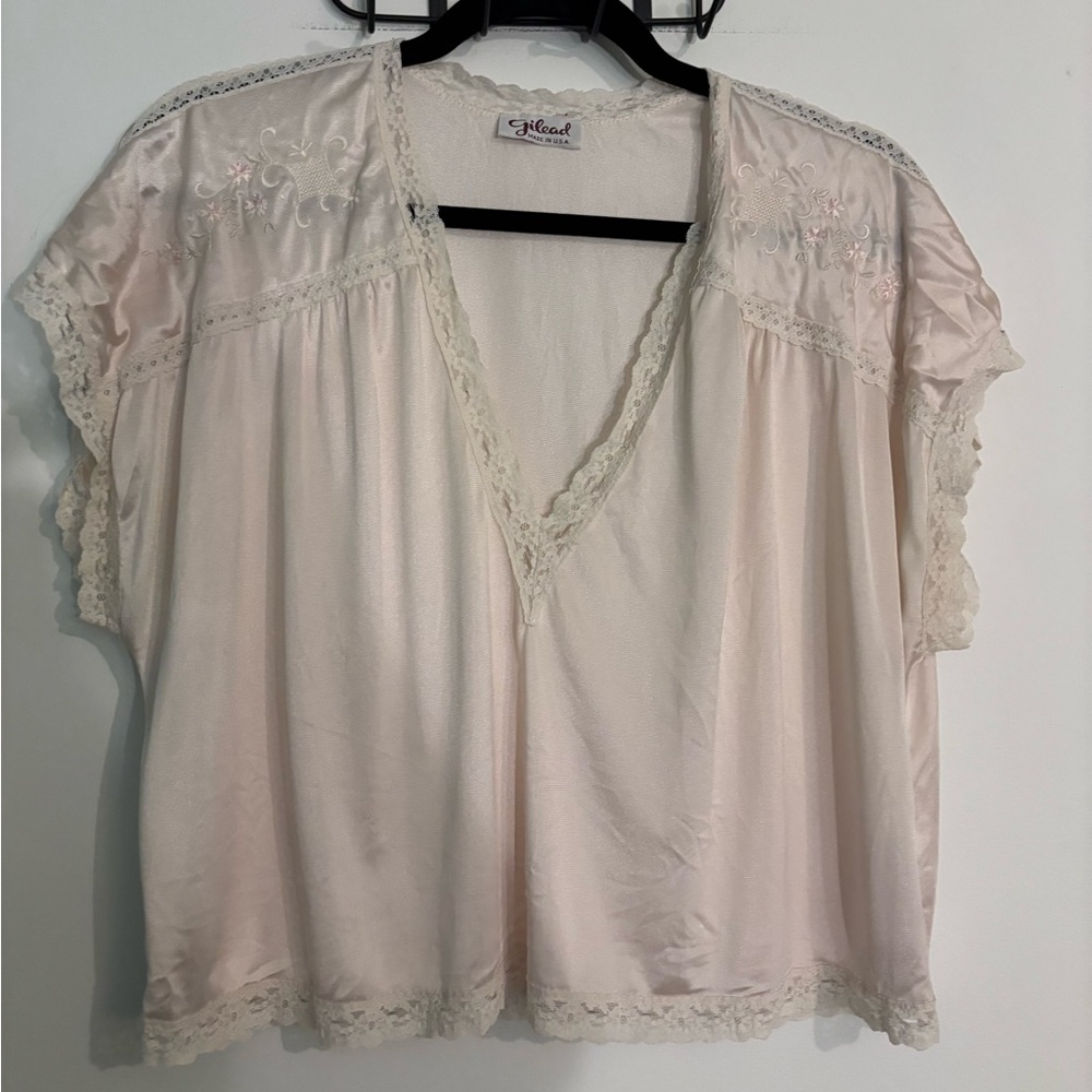 Vintage Gilead Womens Large Soft Pink‎ Satiny Cropped Sleepwear Top Short Sleeve